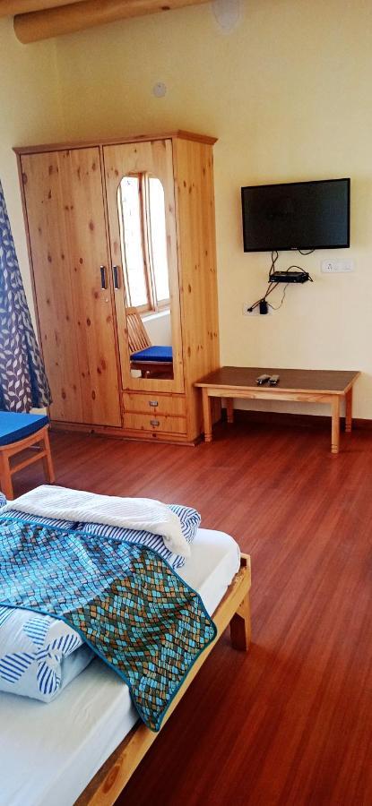Lhardak Home Stay เลห์ ภายนอก รูปภาพ